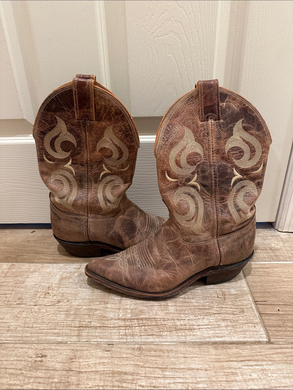 Justin Brown Embroidered Leather Cowboy Boots cowgirl size 8 Bent Rail Western